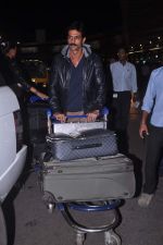 Arjun Rampal leave for Cannes on 24th May 2012 (21).JPG